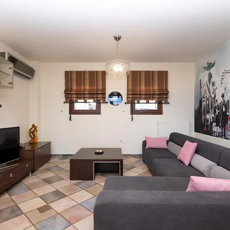 Villa Seragio - With Private Swimming Pool *